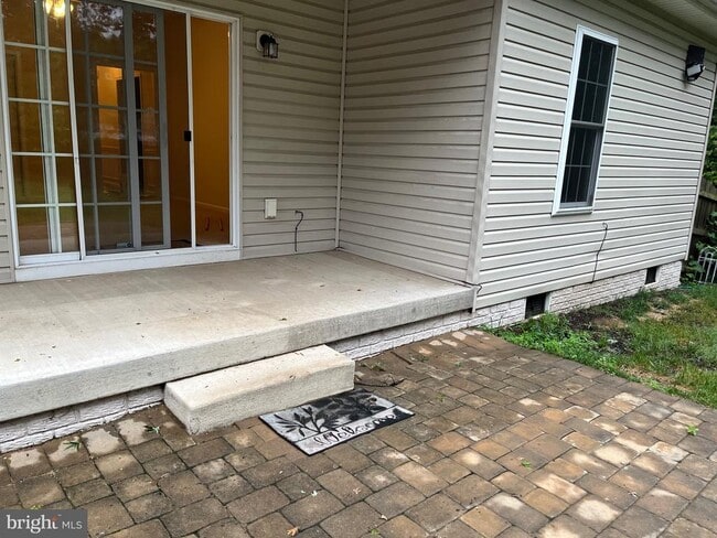 Building Photo - 113 Hotchkiss St