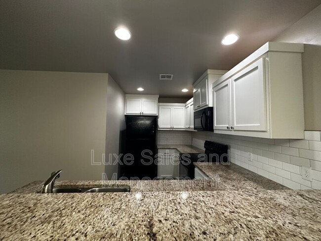 Building Photo - 737 SW 13th St