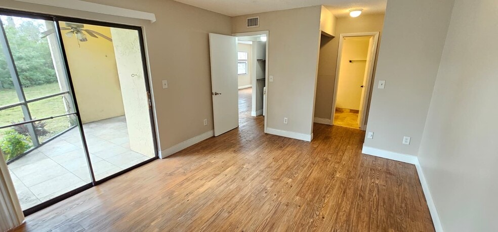 Building Photo - 3400 Foxcroft Rd