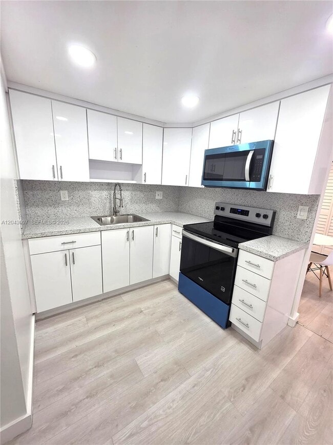 Building Photo - 3582 NE 171 St