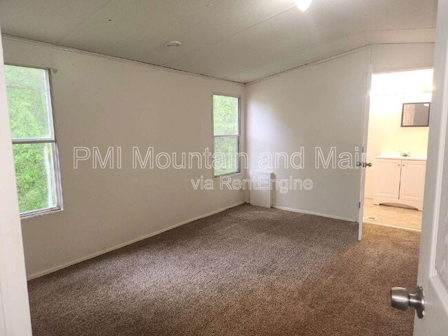 Building Photo - 26 Misty Mountain Way