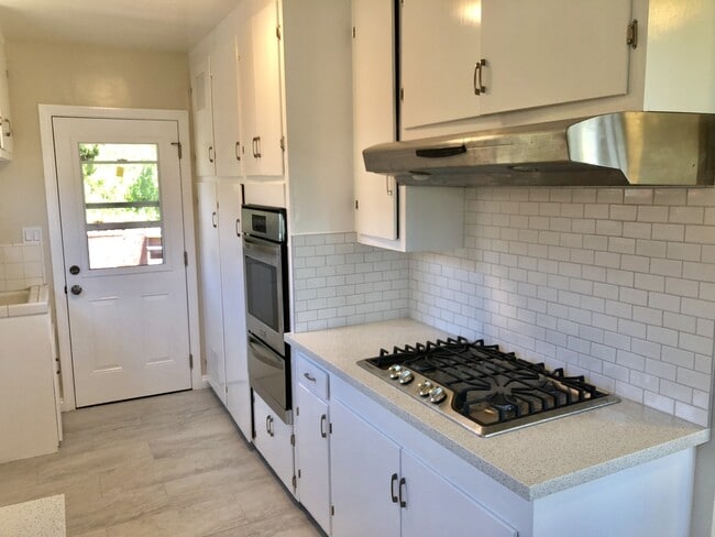 Building Photo - South Redondo - Riviera Village - Quiet an...