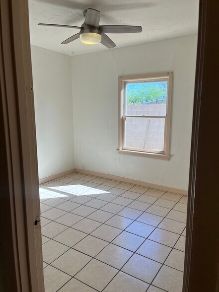 Bedroom #1 - 902 E Amelia Ave