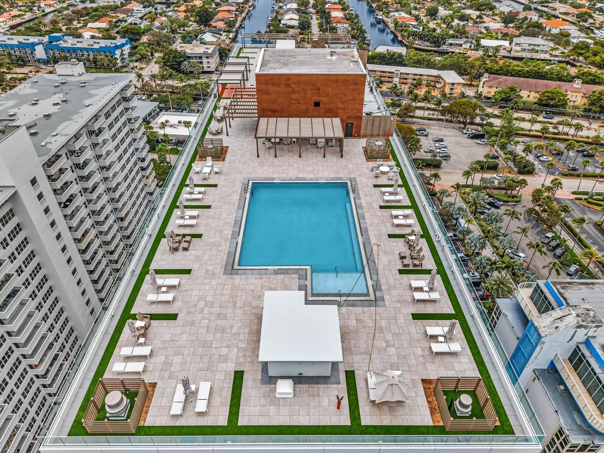 Brand New Roof Top Pool and Deck - 4020 Galt Ocean Dr