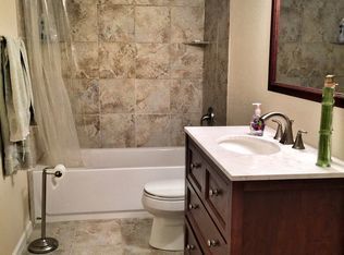 Building Photo - "Spacious 4-Bedroom Aurora Gem with Cozy Fireplace and 3 Full Baths!"