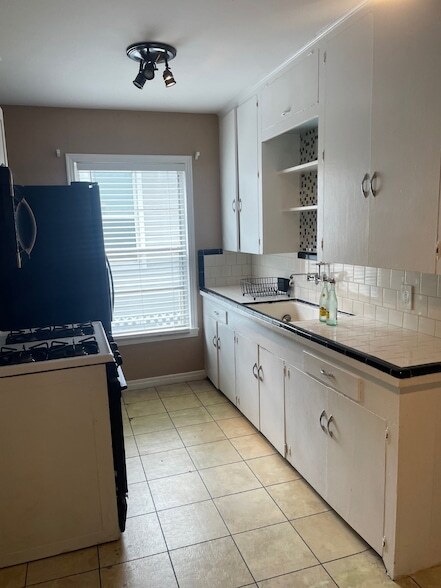 Building Photo - 537 Studewood St