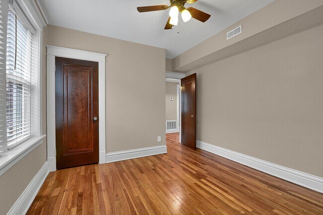 Building Photo - 7725 Brookline Terrace