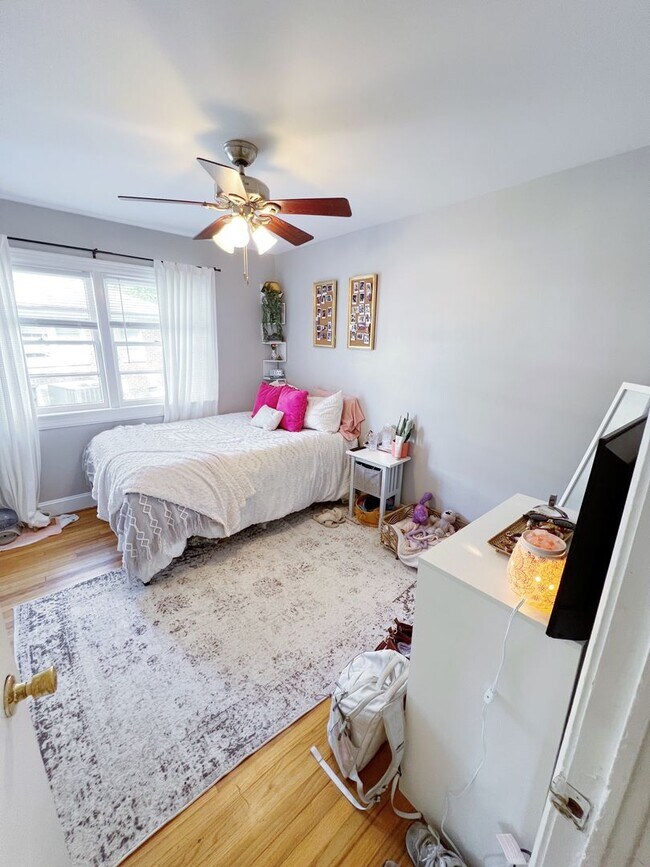 Building Photo - 112 N Meade St