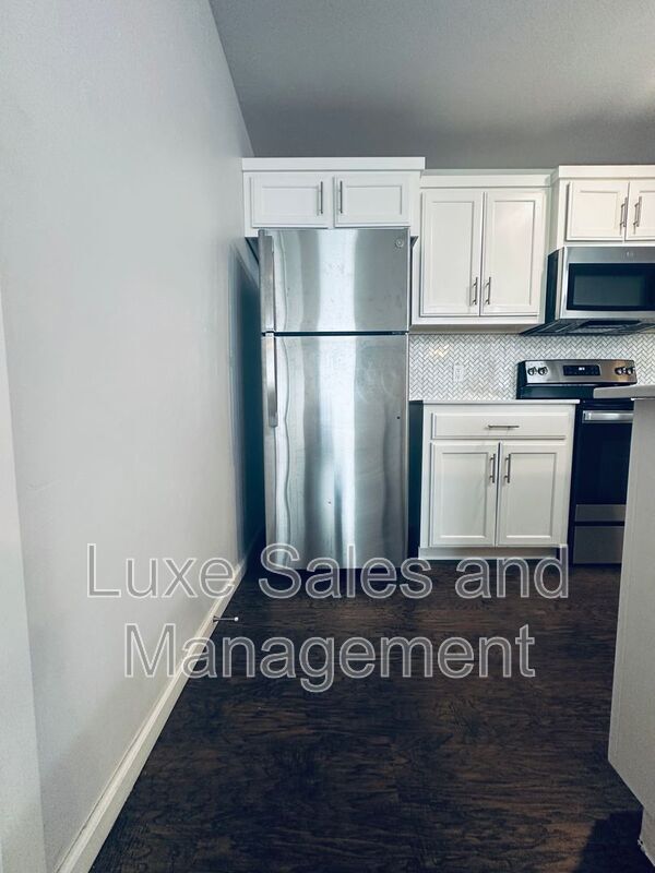 Building Photo - 11412 N Lincoln Blvd