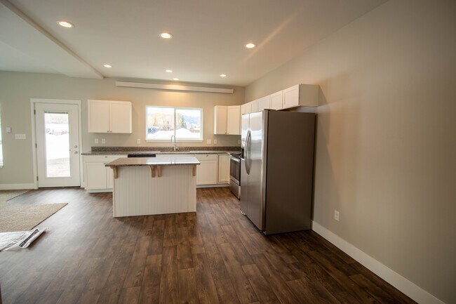 Kitchen - 84 Alpine Trl