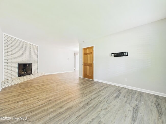 Building Photo - 6515 Pleasant Pines Dr