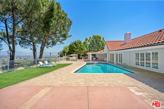 Building Photo - 4159 Regal Oak Dr