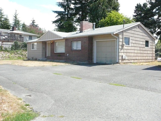 Building Photo - 3724 Tahoma Pl