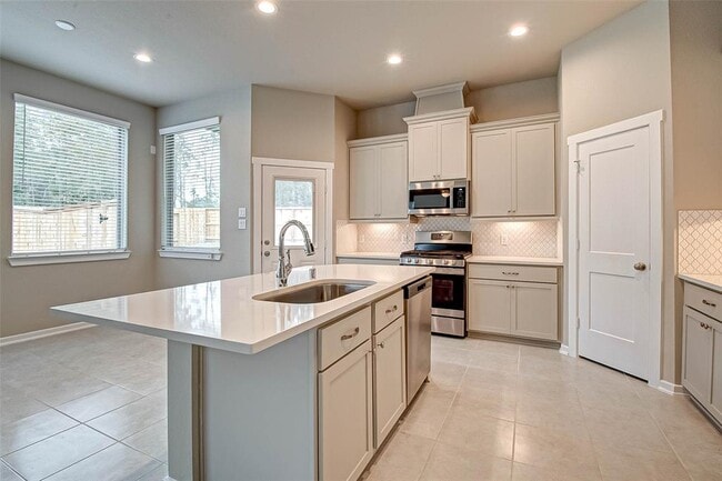 Building Photo - 332 N Spotted Fern Dr