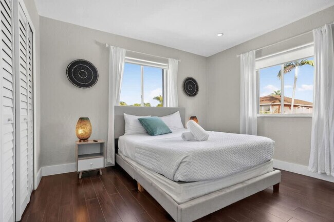 Building Photo - 5161 SW 159th Ct