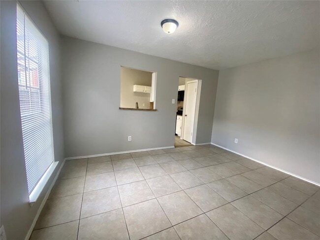 Building Photo - 14322 Rainy Sun Cir