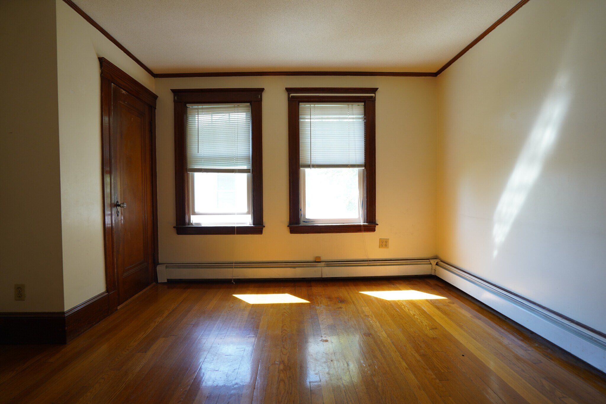 Building Photo - 467 Washington St