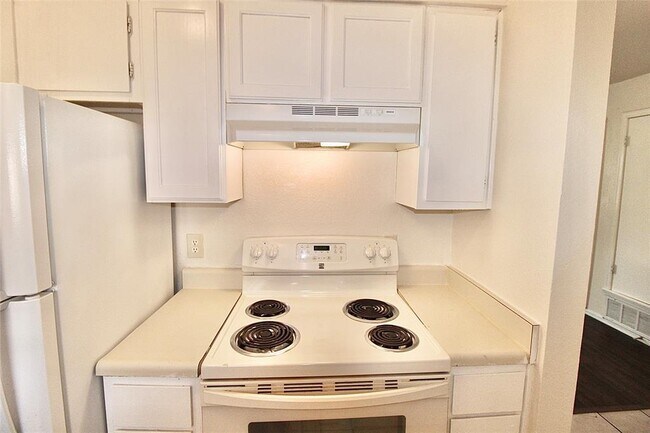Building Photo - 2336 Heatherfield Ln