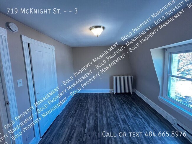Building Photo - 719 McKnight St