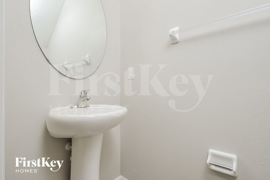 Building Photo - 12702 Hampton Hill Dr