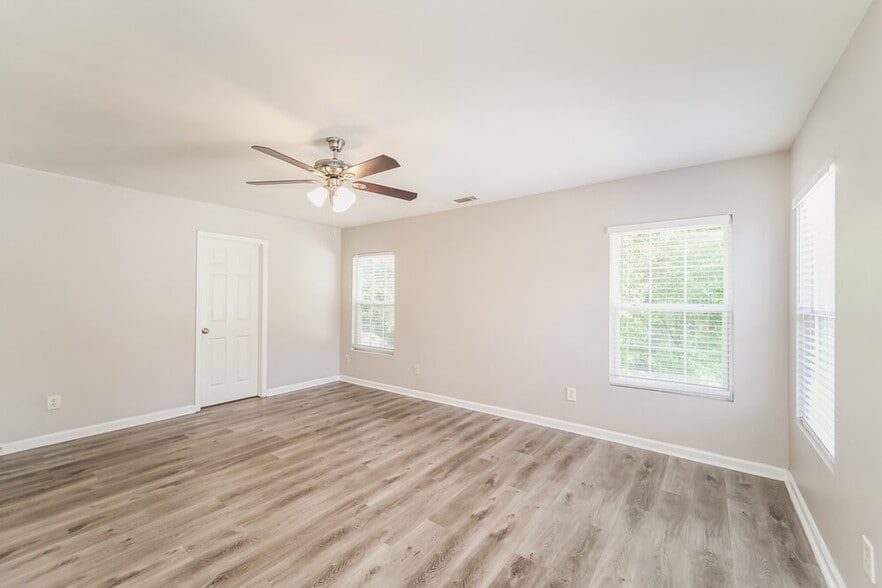 Building Photo - 2732 Markham Woods Ct