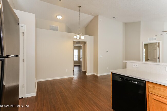 Building Photo - 8566 Maple St