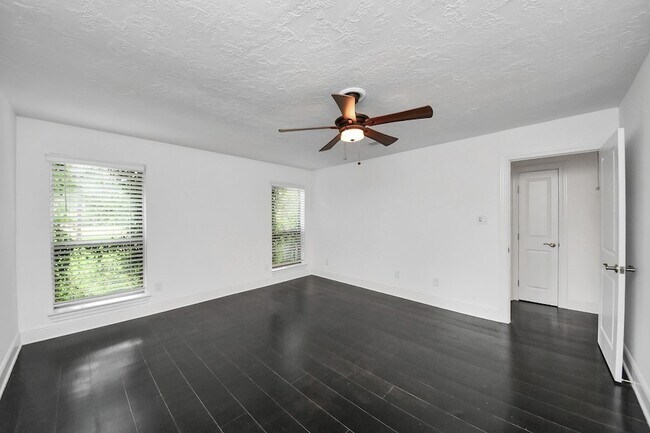 Building Photo - 4126 Pecan Bend Dr