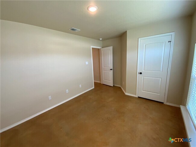 Building Photo - 1719 Fossil Trl