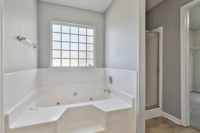 Building Photo - 4BR Fairburn Rental in Quiet Community. La...