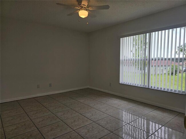 Building Photo - 13345 Pinyon Dr