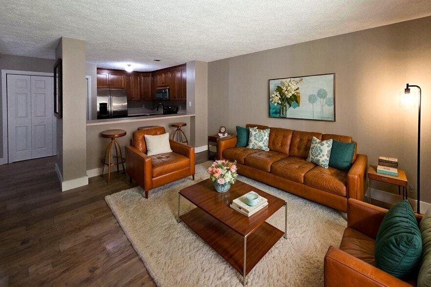 Building Photo - 800 Meadowview Dr