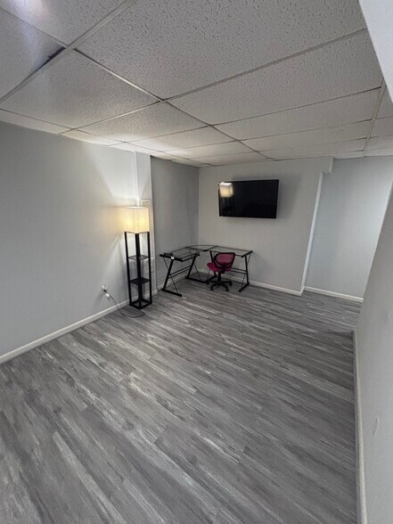 Building Photo - 596 Wild Flower Glade