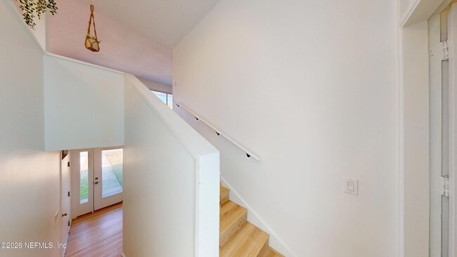 Building Photo - 222 7th St