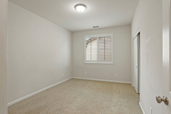 Building Photo - 3920 Purple Finch Ln