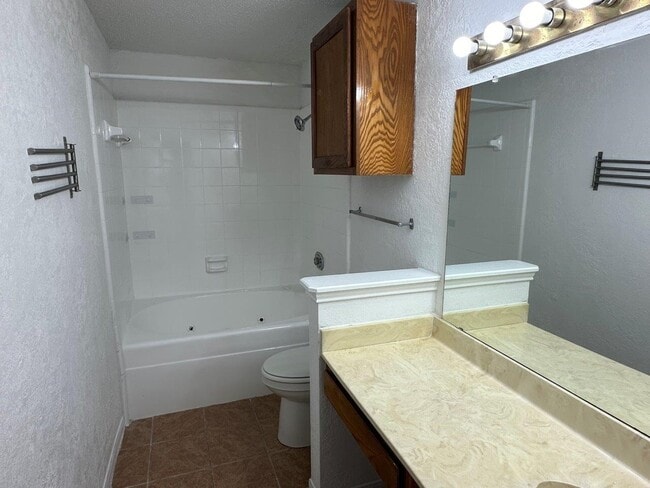 Building Photo - 2300 Old Spanish Trl