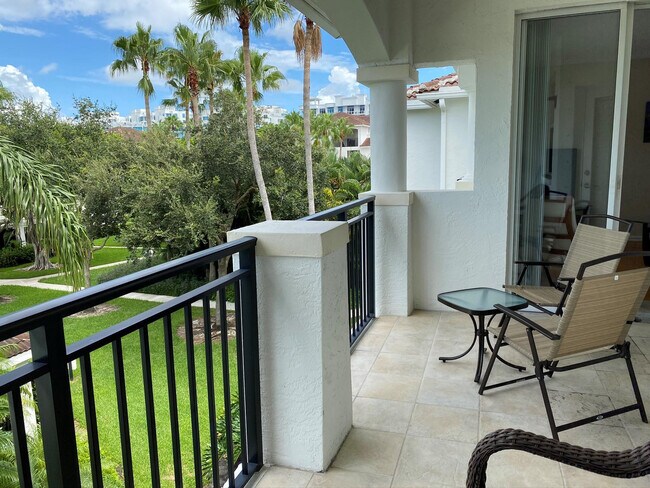 Building Photo - 3205 NE 184th St