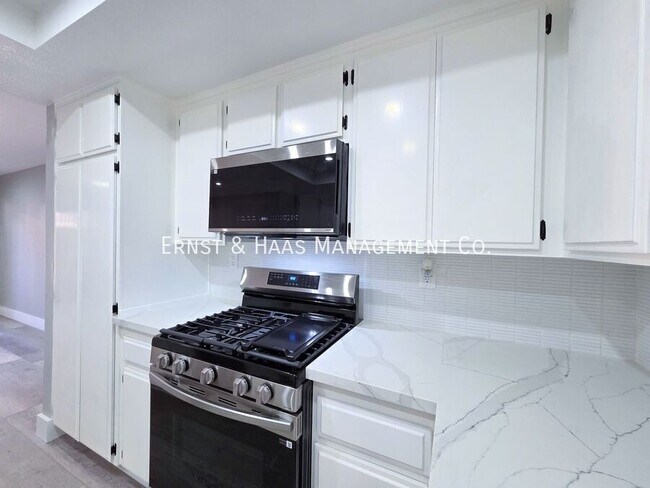 Building Photo - 16810 Picadilly Ln