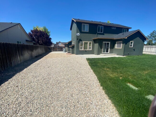 Building Photo - RV/Boat Parking with Nampa Home!