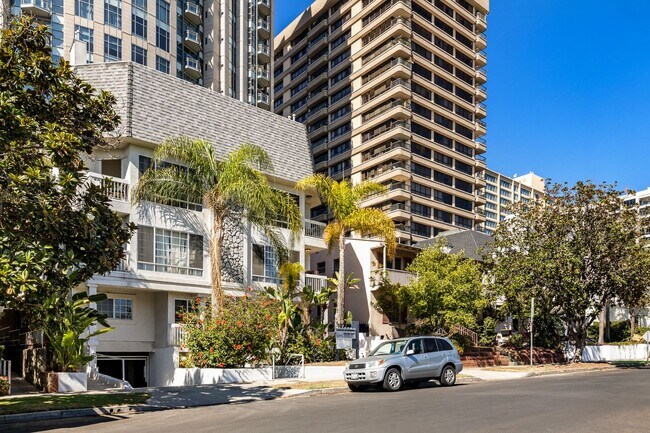 Building Photo - 10777 Ashton Ave