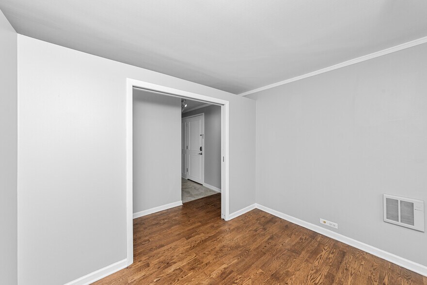 Building Photo - 2600 N Hampden Ct