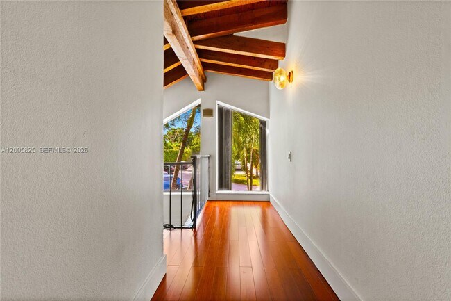 Building Photo - 6614 SW 114th Pl