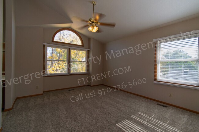 Building Photo - 6437 Edgeware St