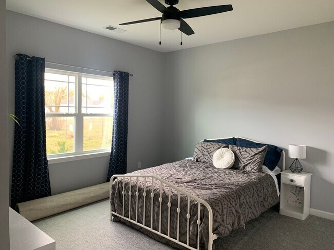 Building Photo - 153 Backfield Pl