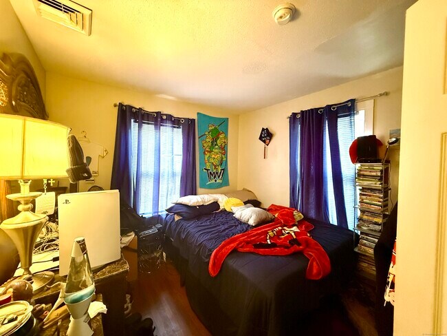 Building Photo - 12 South St