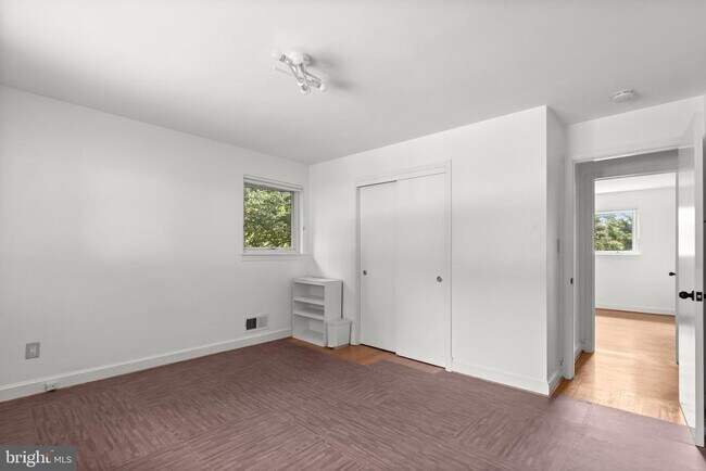 Building Photo - 5900 Osceola Rd