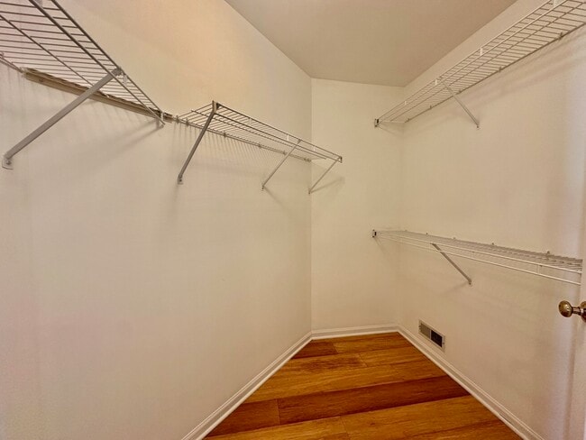 Building Photo - 2164 Horncastle Ln