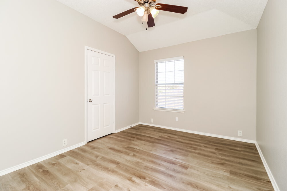 Building Photo - 8425 Vicksburg Ln