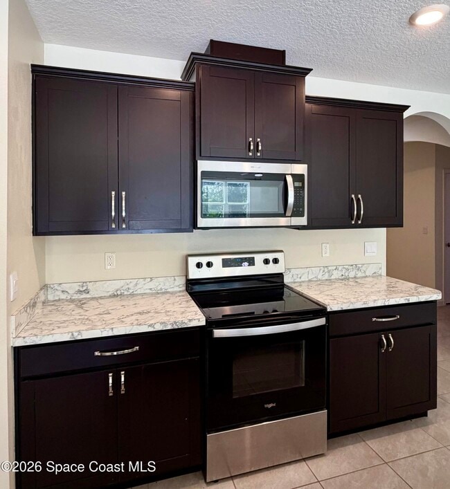 Building Photo - 282 Heritage St SW