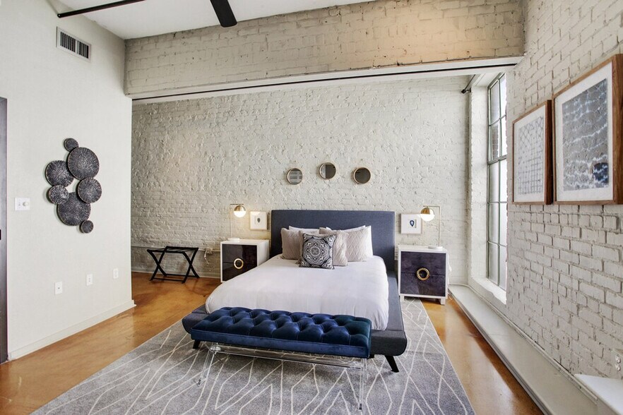 Building Photo - 1041 Constance St