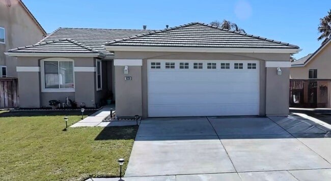 Building Photo - 1036 Columbus Ct